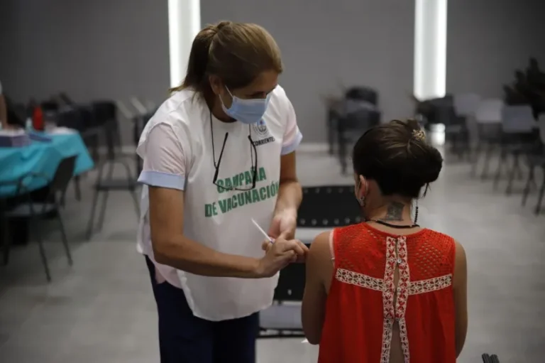 Salud Pública recuerda quiénes deben recibir la vacuna antigripal y refuerzos por Covid-19