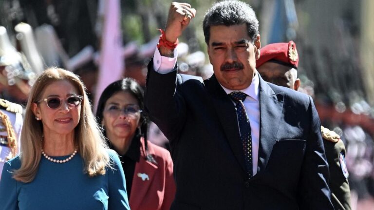 EE.UU. eleva a 25 millones de dólares la recompensa por la detención de Maduro.