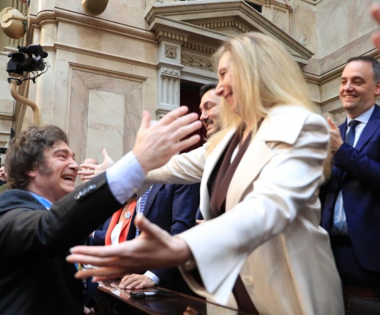 Karina no descarta ser candidata a senadora para quedar como reemplazo de Villarruel