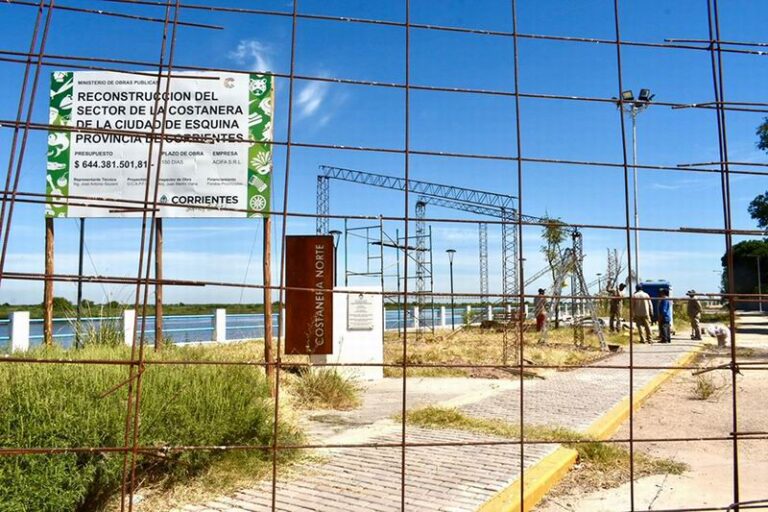 Iniciaron reparación de la Costanera de Esquina, a un año de su colapso
