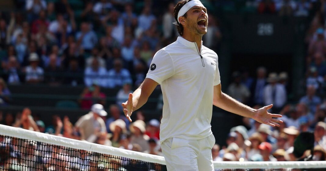 1579797-wimbledon-dia-9-fritz-vencio-a-khachanov-y-alcaraz-va-por-la-semis-ante-norrie